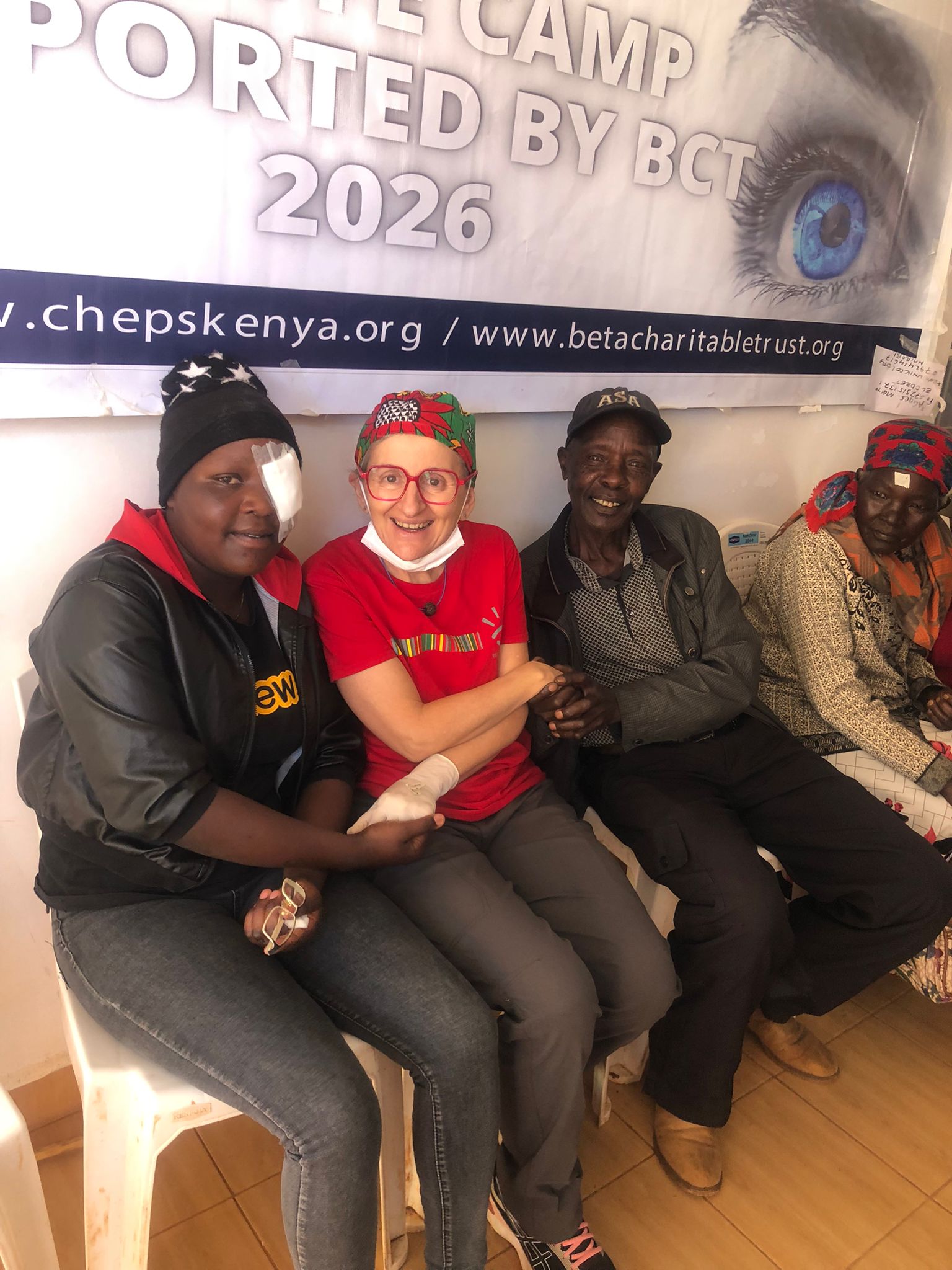 Visió sense fronteres realitza 235 cirurgies de cataractes en una nova campanya a Kenya