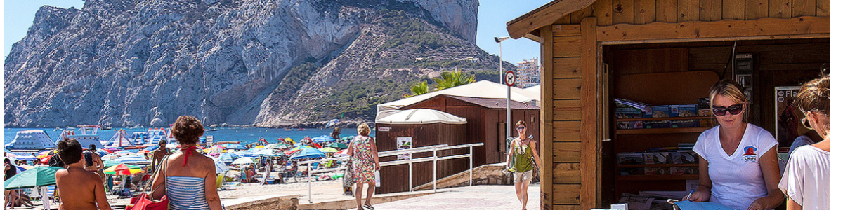 Die Büros und Infostände der Touristeninformation in Calp öffnen mit allen Sicherheitsmaßnahmen