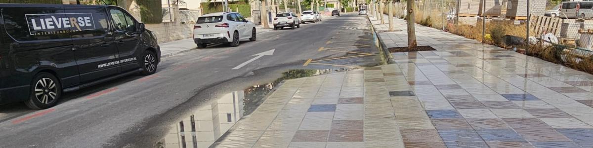 Die Gehwegsanierungsarbeiten in der Straße Castelló de la Plana sind abgeschlossen.